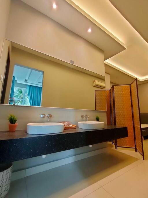 Pangsapuri The Embassy Row Florist Theme Kuala Lumpur