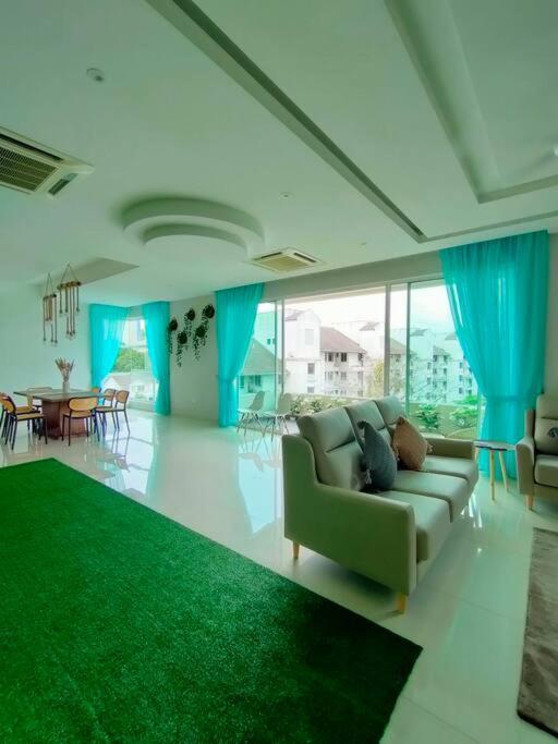 The Embassy Row Florist Theme Pangsapuri Kuala Lumpur